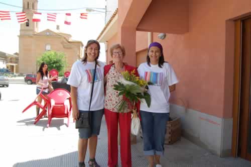 trinidad junto a M&ordf; josefa y yolanda