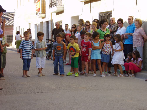 cucañas,carreas de sacos,carreras de bicis